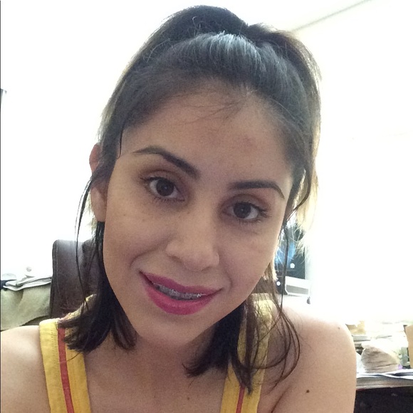 Meet your Posher, Yvette - Picture 1 of 1